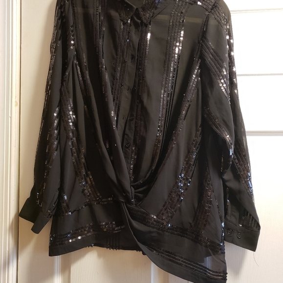 🆕Ladies blouse with sequins - Picture 2 of 6